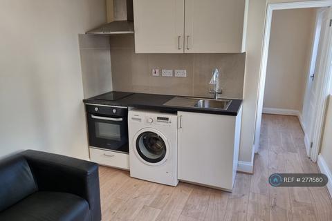 1 bedroom flat to rent, King Street, London, W6