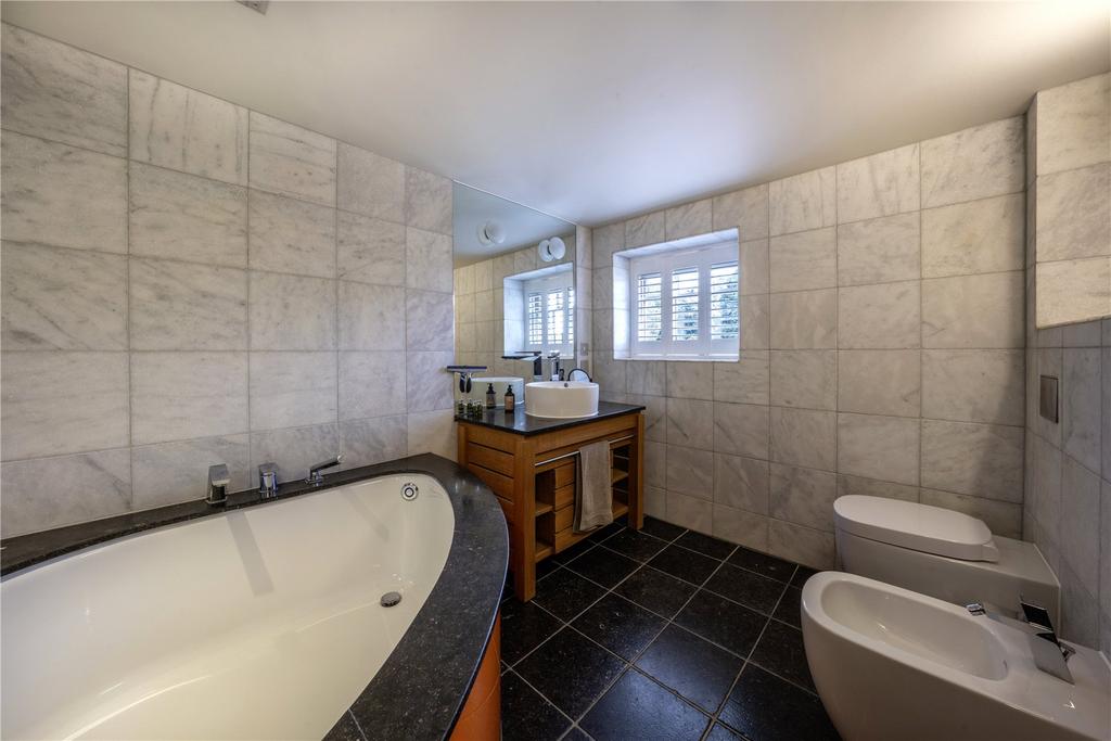 En Suite Bathroom