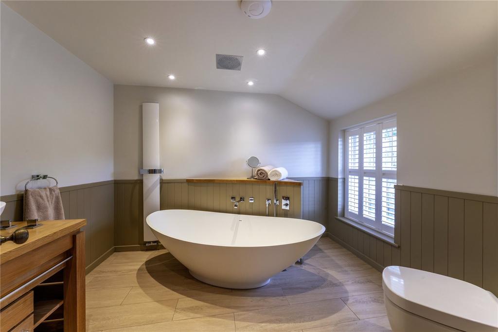 En Suite Bathroom