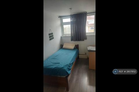 3 bedroom flat to rent, John Perrin Place, Harrow, HA3