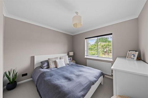 undefined, Suffolk Drive, Guildford