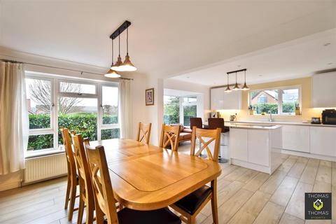 undefined, Maidenhall, Highnam