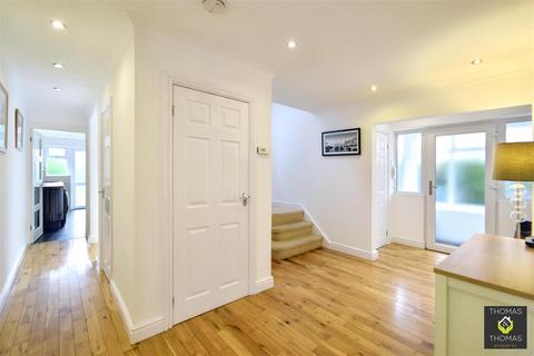 undefined, Maidenhall, Highnam