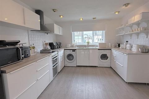 undefined, Llys Cynon, Aberdare CF44