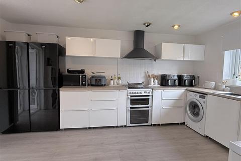 undefined, Llys Cynon, Aberdare CF44