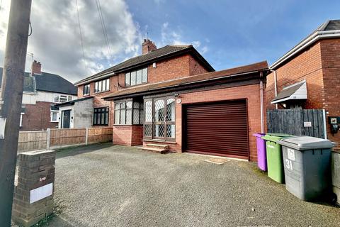 Smout Crescent, Bilston WV14
