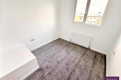 3 bedroom semi-detached house for sale, Bondfield Crescent, Wombwell, Barnsley