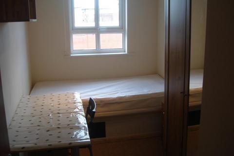 undefined, Russell Court, Craggs row