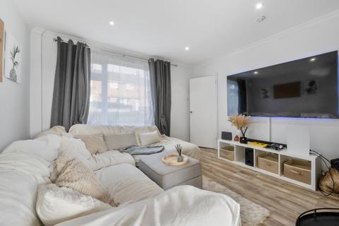 3 bedroom end of terrace house for sale, Clifton Close, Rochester,