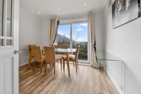 3 bedroom end of terrace house for sale, Clifton Close, Rochester,