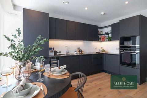 3 bedroom flat for sale, Southlake Road, London SE28