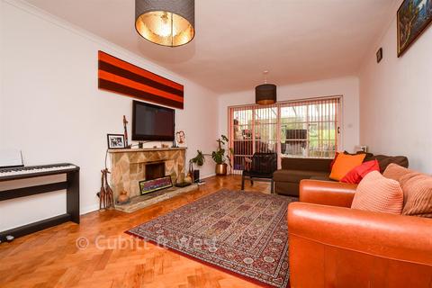 3 bedroom detached house for sale, Valley Road, Kenley, Surrey