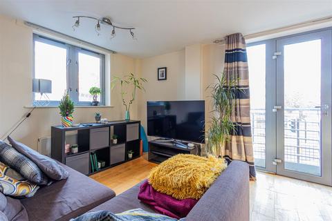 2 bedroom apartment for sale, Fitzhamon Embankment, Cardiff CF11