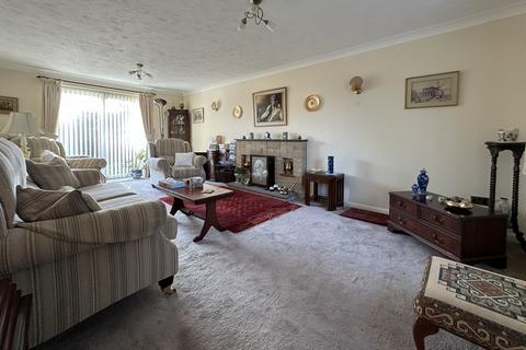 4 bedroom detached house for sale, Knoll Place, Walmer, CT14