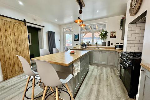 3 bedroom semi-detached house for sale, Cross Lane, Royston, Barnsley