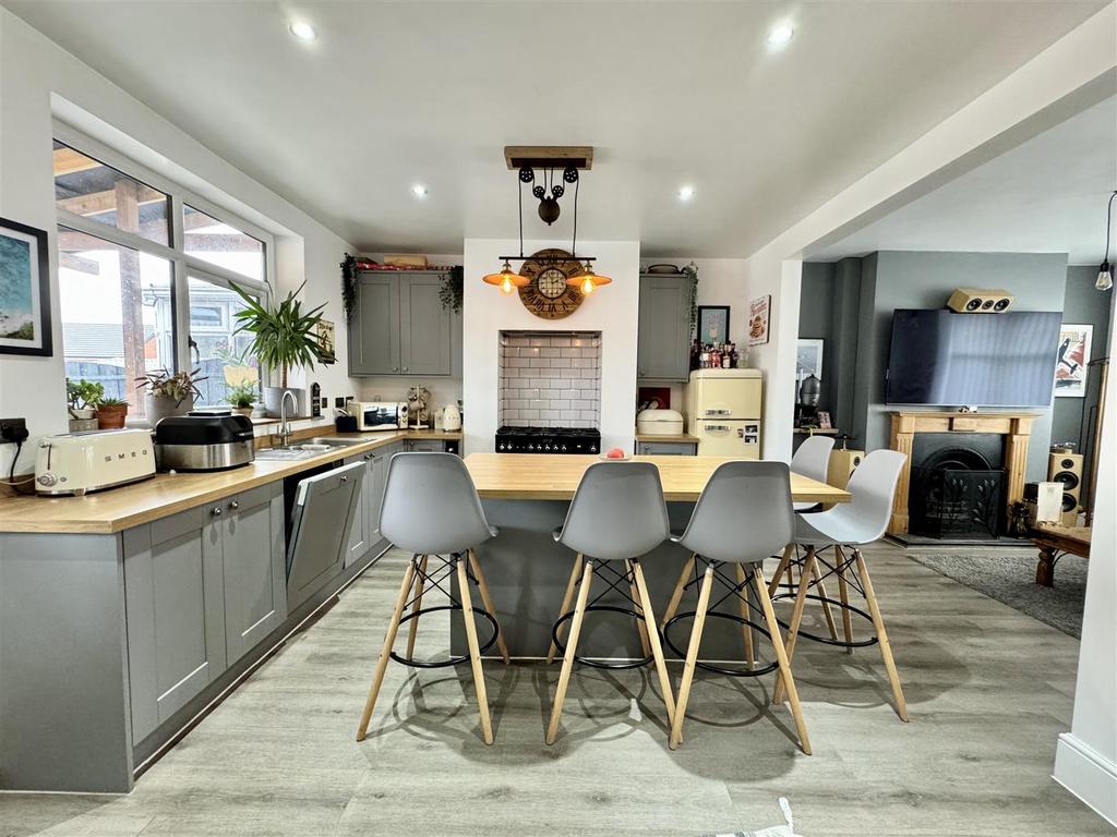 Breakfast kitchen