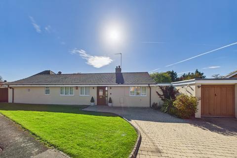 4 bedroom bungalow for sale, Fernside, Great Kingshill, Buckinghamshire