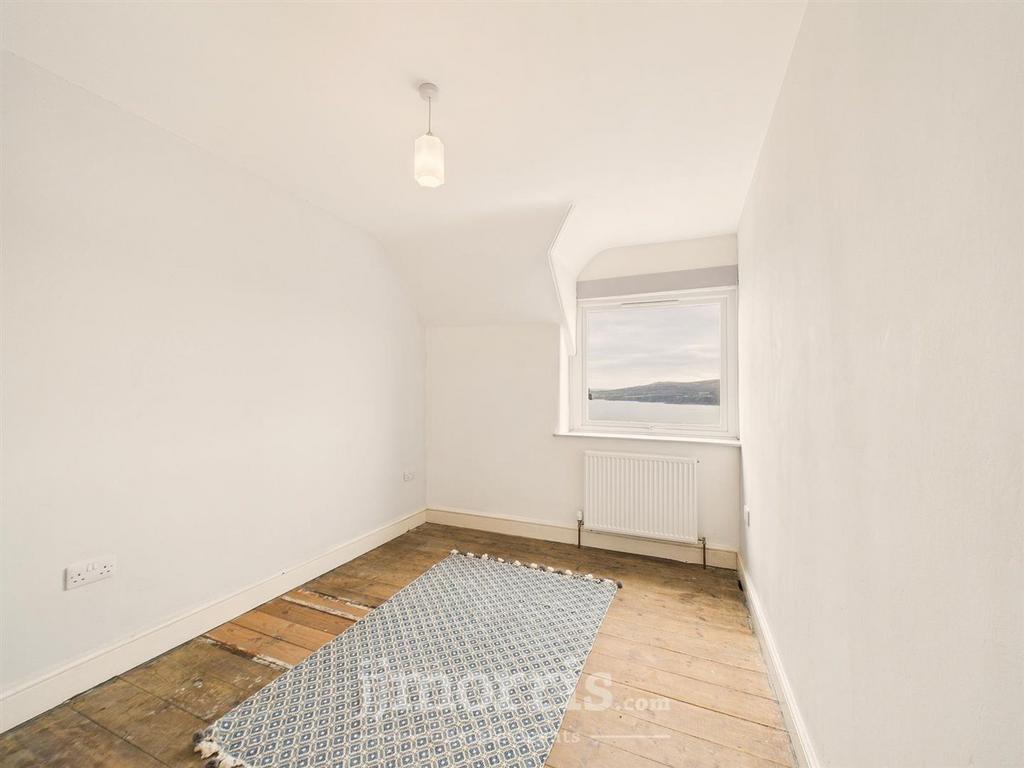 Bedroom 2 (Rear)