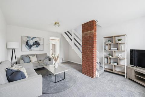 3 bedroom detached house to rent, Burton Close, Leicester LE2