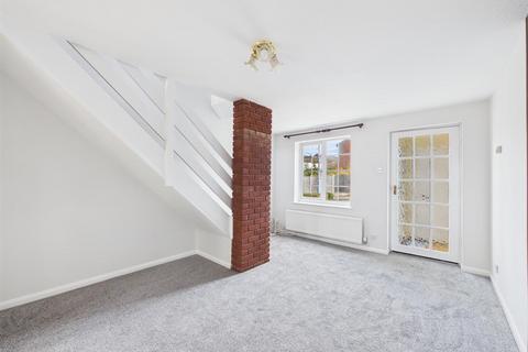 3 bedroom detached house to rent, Burton Close, Leicester LE2