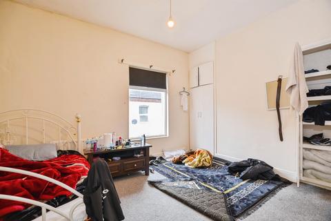 2 bedroom end of terrace house for sale, Tarring Street, Stockton-On-Tees