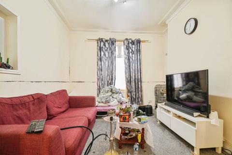 2 bedroom end of terrace house for sale, Tarring Street, Stockton-On-Tees