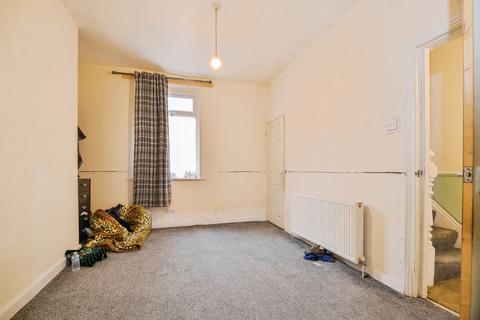 2 bedroom end of terrace house for sale, Tarring Street, Stockton-On-Tees
