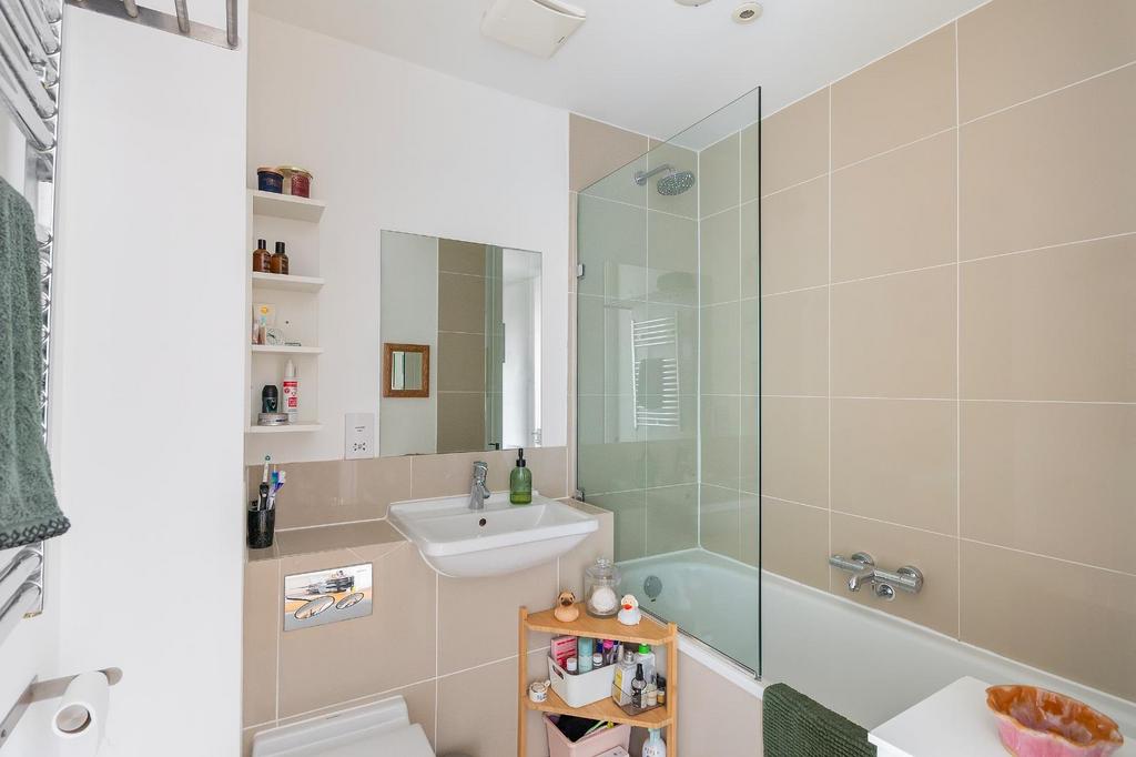 6 A0 P5 BR - Bathroom A.jpg