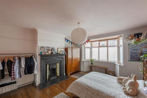 2 bedroom flat for sale, Sackville Road, Heaton, Newcastle upon Tyne