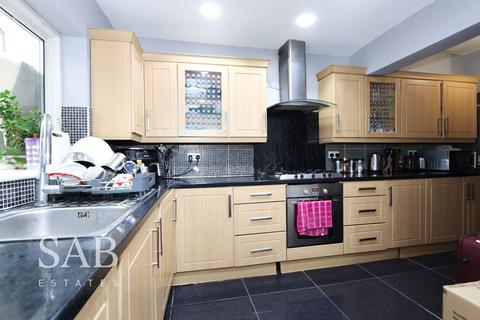 undefined, Laburnum Grove, Southall, UB1