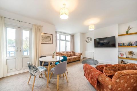 2 bedroom flat to rent, Ellesmere Road, London W4