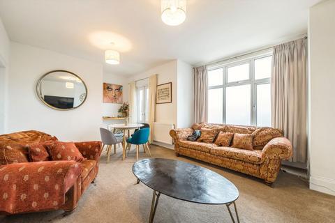 2 bedroom flat to rent, Ellesmere Road, London W4