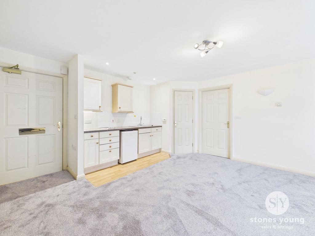 Kitchen / Living Area