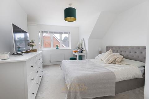 2 bedroom flat for sale, Hoadley Road, Horley RH6