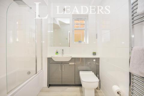 2 bedroom flat to rent, Oaklands Road, Bromley, BR1