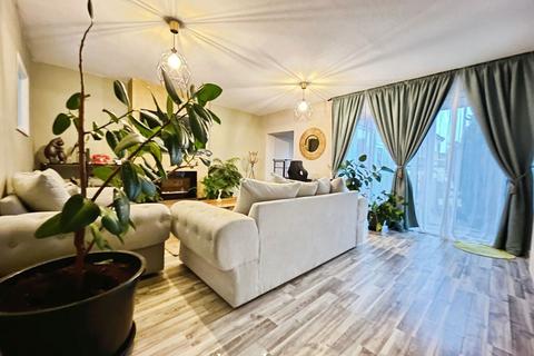 undefined, Stonebridge Crescent, Kingshurst, Birmingham, B37 6JG