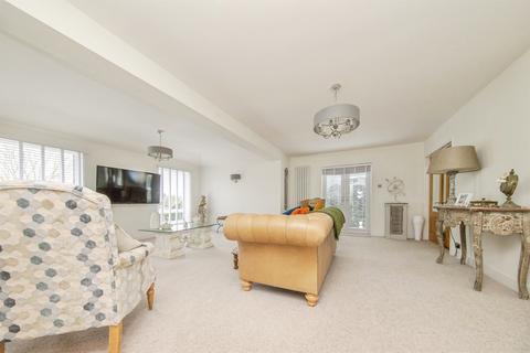 4 bedroom detached house for sale, Orchard Close, Ramsey, Harwich