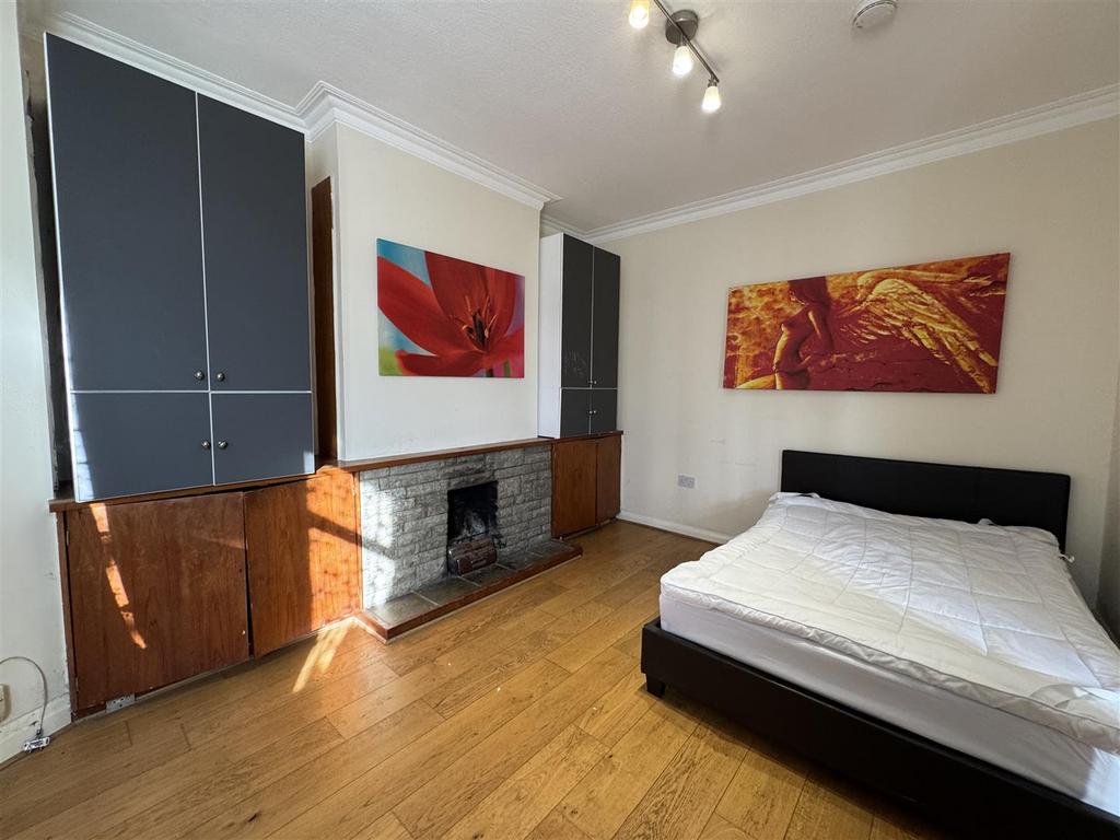Private bedroom
