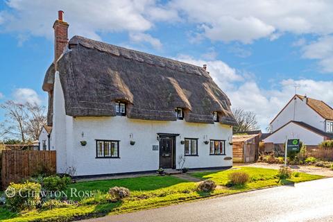 4 bedroom detached house for sale, Drayton Road, Newton Longville