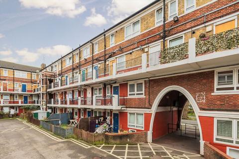 2 bedroom maisonette for sale, Neckinger Estate, London SE16