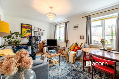 2 bedroom flat to rent, Algernon Road London SE13