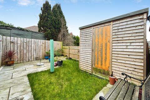 2 bedroom flat for sale, Dipton Avenue, Elswick, Newcastle upon Tyne, NE4