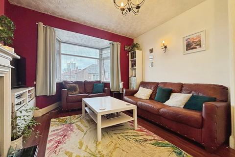 2 bedroom flat for sale, Dipton Avenue, Elswick, Newcastle upon Tyne, NE4