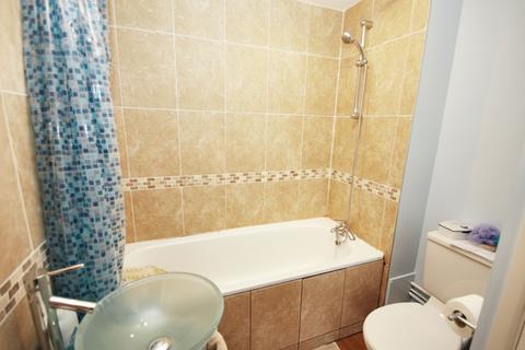 1 bedroom apartment to rent, Newcombe Rise, Yiewsley, UB7