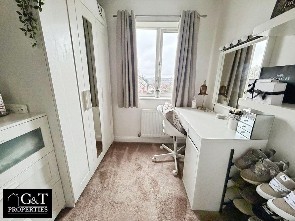 Fourth bedroom