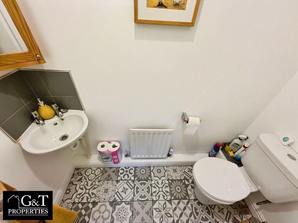 Downstairs wc