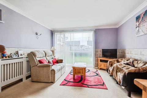 2 bedroom detached bungalow for sale, Burford Road, Carterton