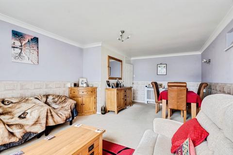 2 bedroom detached bungalow for sale, Burford Road, Carterton