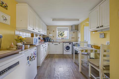 3 bedroom semi-detached house for sale, Fairfield Road, Borough Green, Sevenoaks