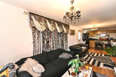 2 bedroom flat for sale, Groombridge Avenue, Eastbourne